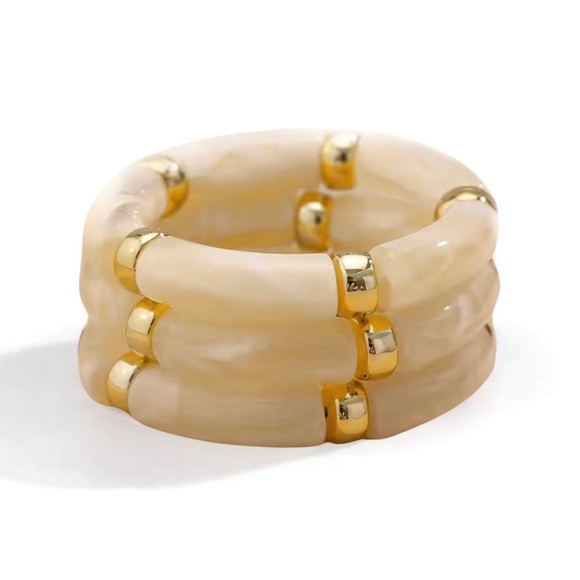 Elegant Cream and Gold Resin Bracelet Set - Picture 5 of 10